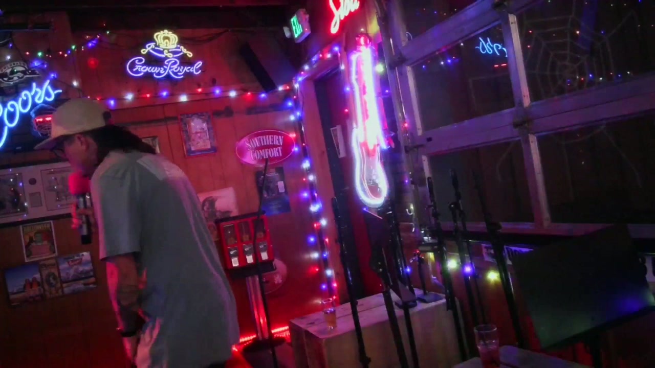 MORRISON HOLIDAY BAR